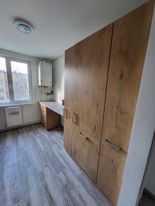 Închiriez apartament