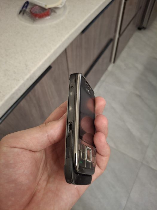 Продаю Nokia e66!