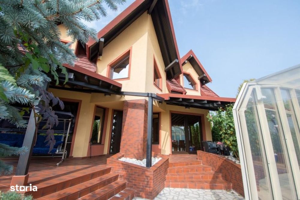 Vila 4 camere  cu piscina in Bucov.