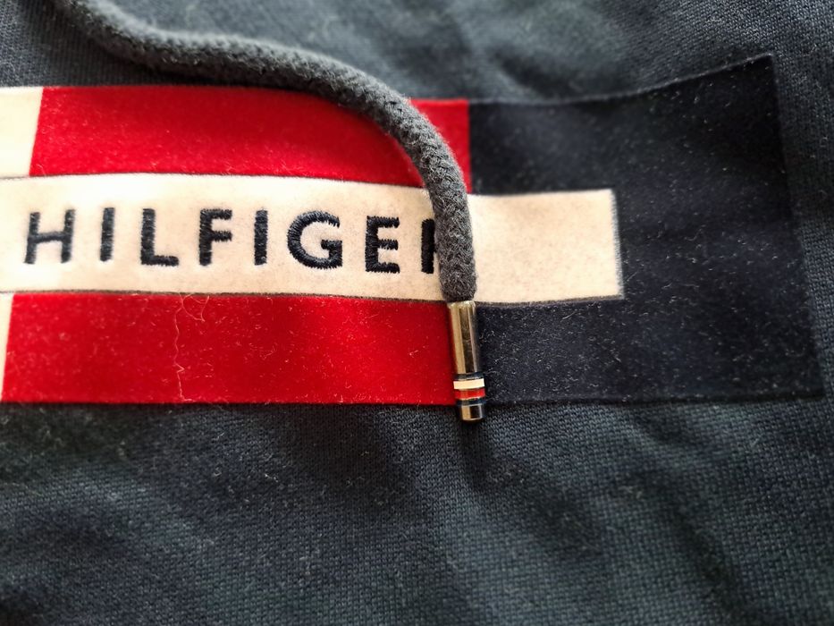 Tommy Hilfiger-Ориг. Суичър