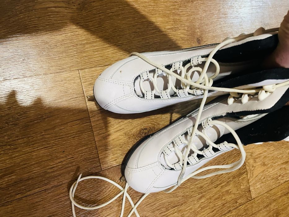 Коньки фигурные