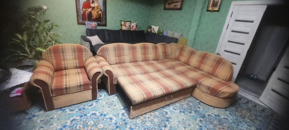 Продам мягкий диван-уголок с креслом пр-во Турция. Недорого, жду предл