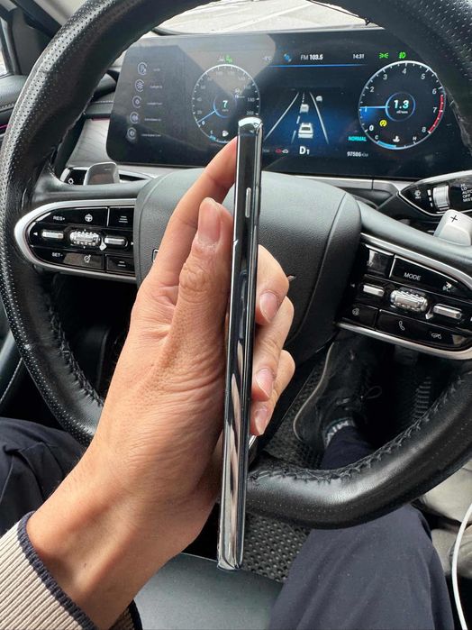 Samsung s10 + продаю