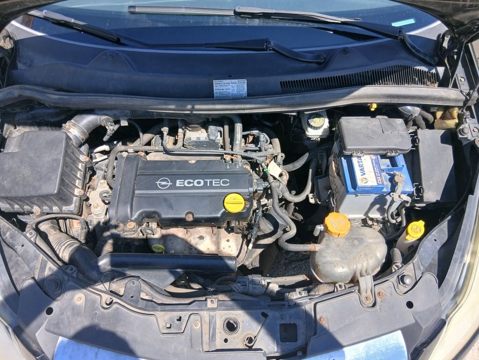 Opel corsa D 1.4 benzina