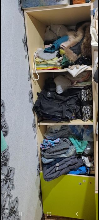 Продам детский гарнитур.кровать комод..