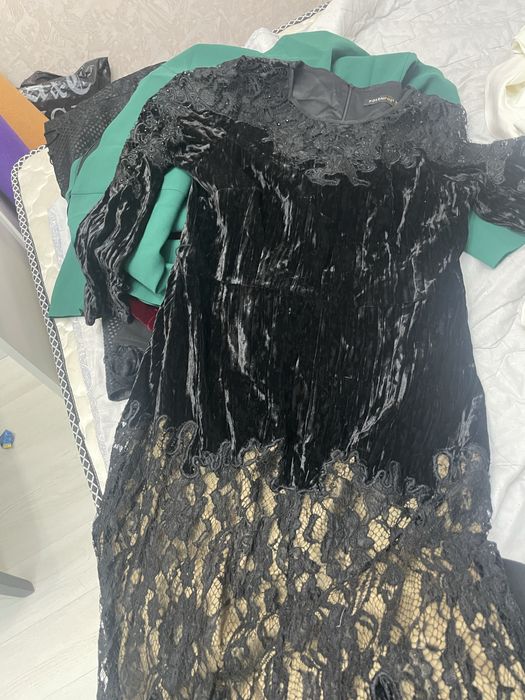 Продам платья новые