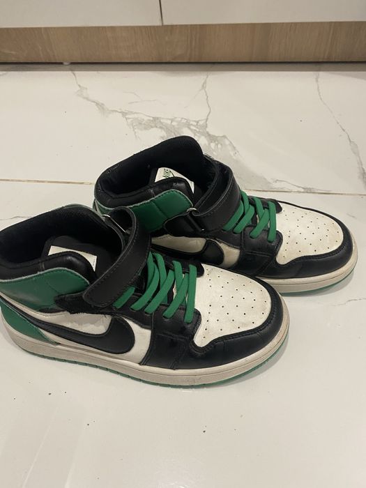 Кожаные кроссовки 35 размер