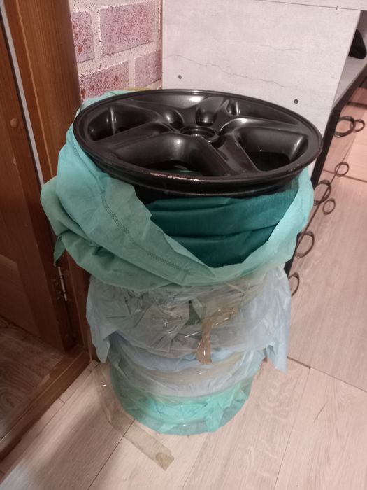 Продам титари на камри