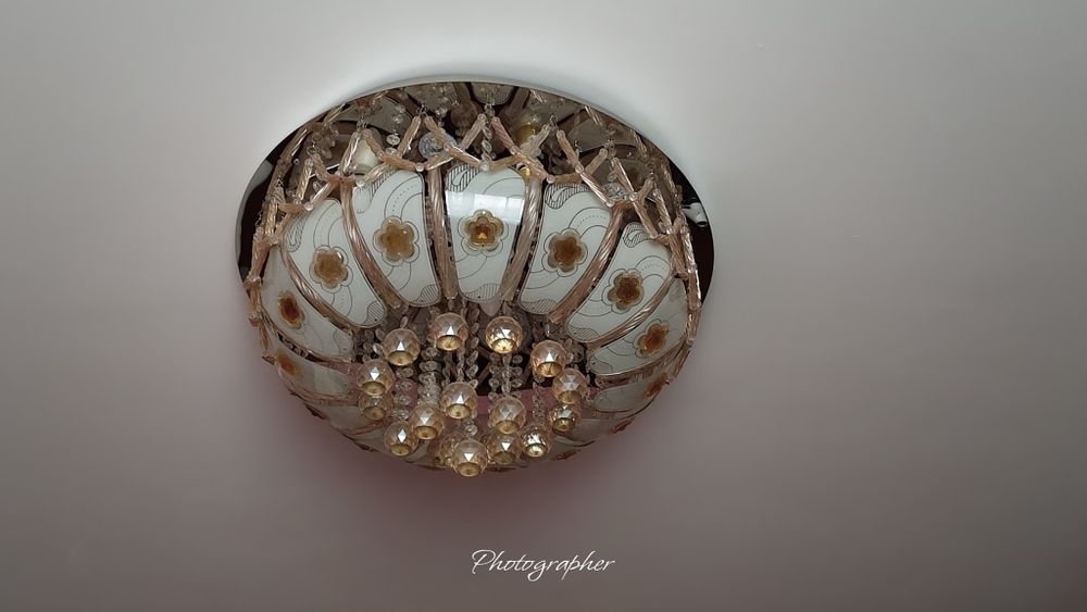 Люстра сатылады.