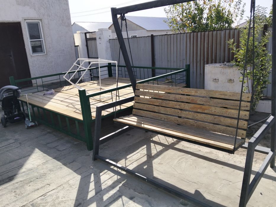 Тапчан. Качеля. Урна