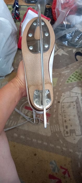 Продам коньки на девочку детский