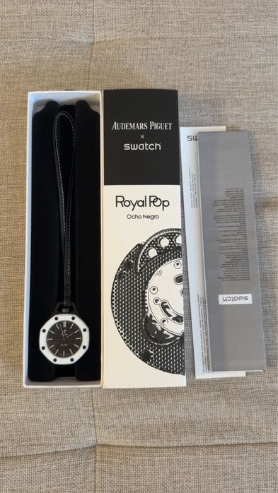 AP x Swatch Ocho Negro Чисто Нов