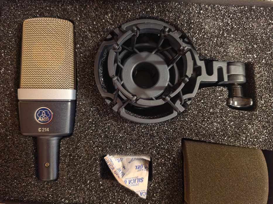 AKG C214 – microfon studio, aproape nou, folosit 4-5 ore