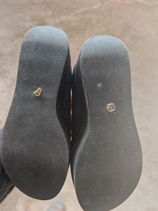 Босоножки чёрные