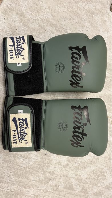 Боксерские перчатки Fairtex