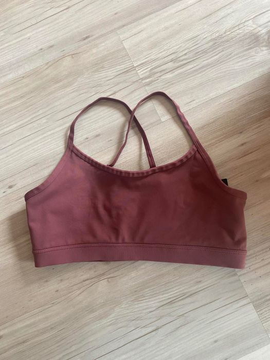 Дамски спортни бюстиета Under Armour / My Protein / Newletics /Genezis