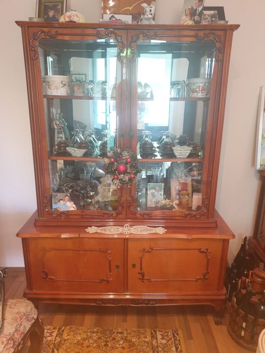 Vand mobila din cires