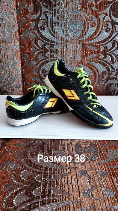 Продам кроссовки