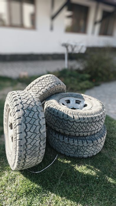 Vând , schimb Roti , cauciucuri Toyota Hilux