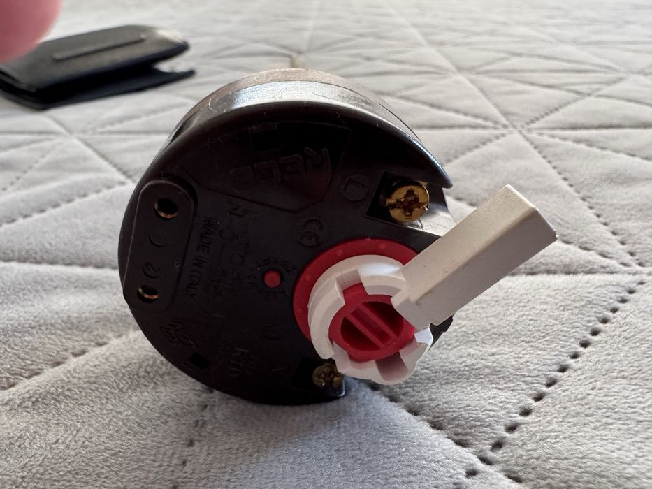 Термостат за бойлер Reco с врътка 20А