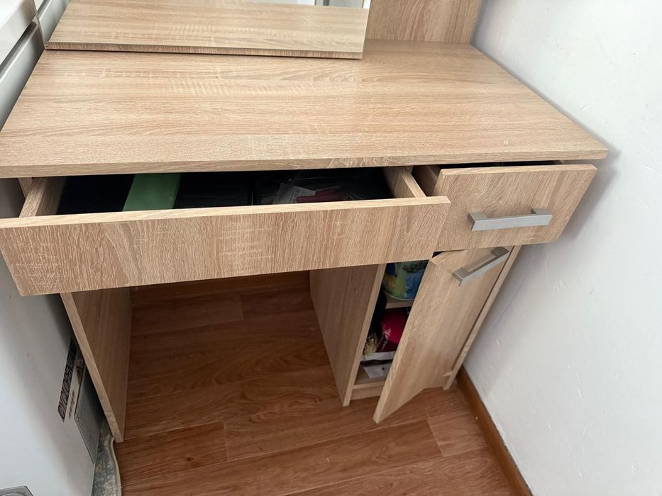 Продаются  столик