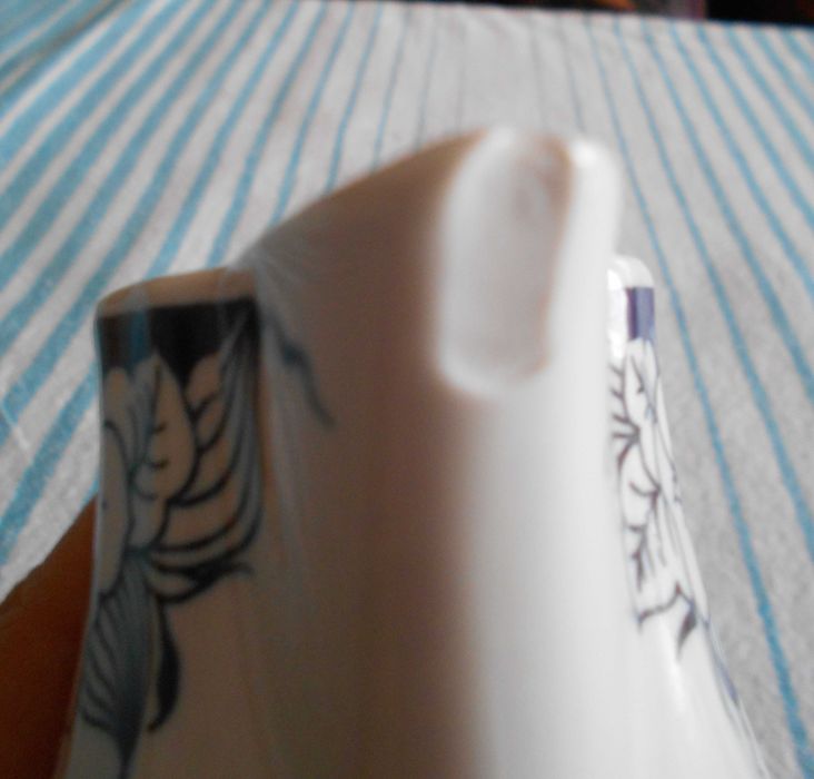 Единични бройки порцелан и прибори от соца