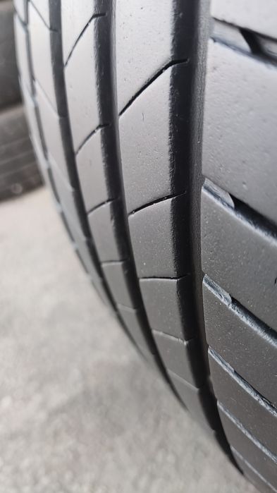 2бр. летни гуми 225/40/18 Bridgestone Turanza T 005
dot23
7mm