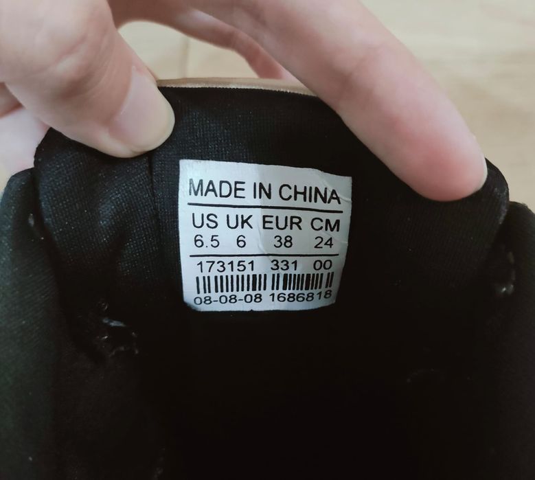 Кроссовки для девочки