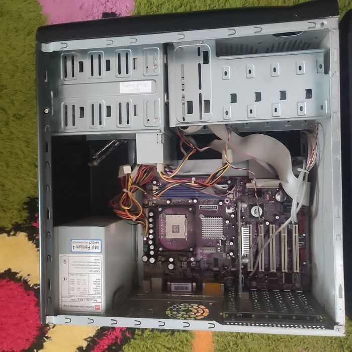 Unitate PC veche – placă de bază + sursă