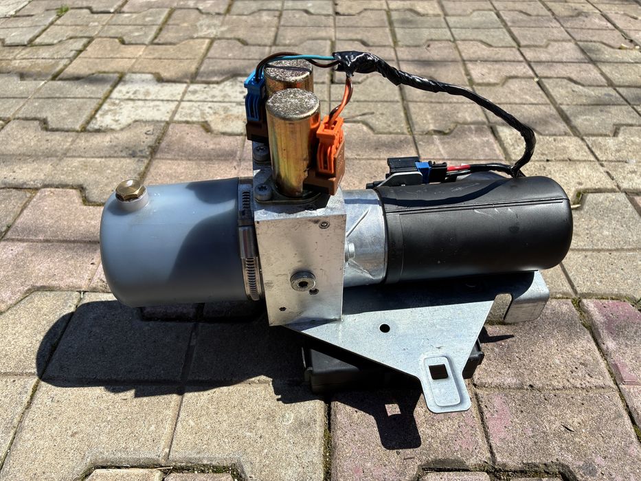 Pompa hidraulica decapotare Renault Megane 2 cod E84 871 789