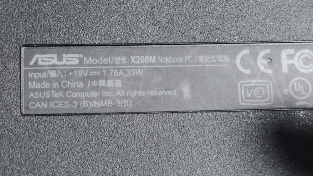 Laptop Asus X200M,perfect pentru birou sau scoala