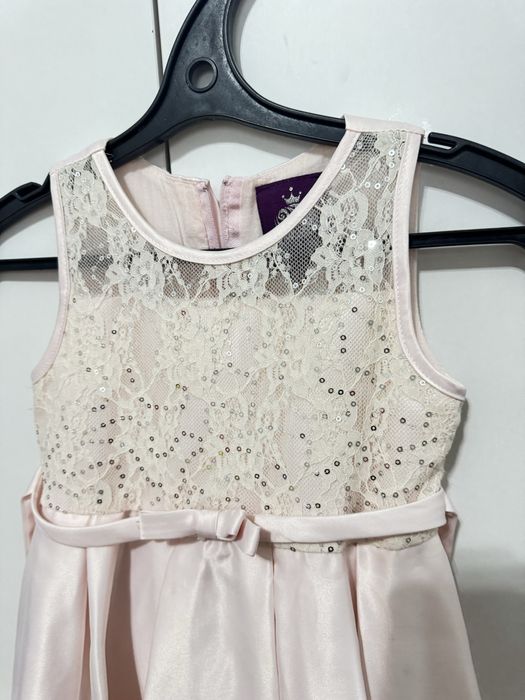 Продам платье для девочки