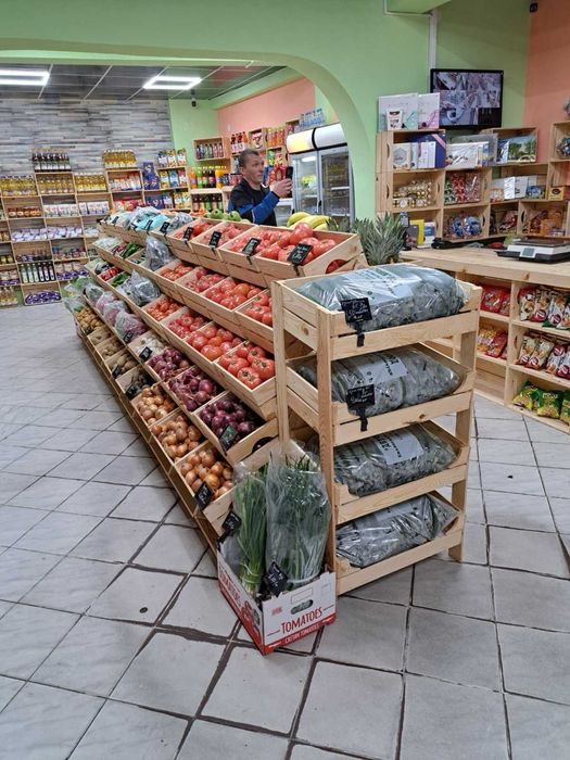 Дървени стелажи за плод и зеленчук