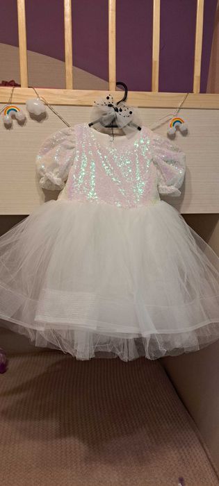 Парти рокля. Подходяща за повод. Размер 4г