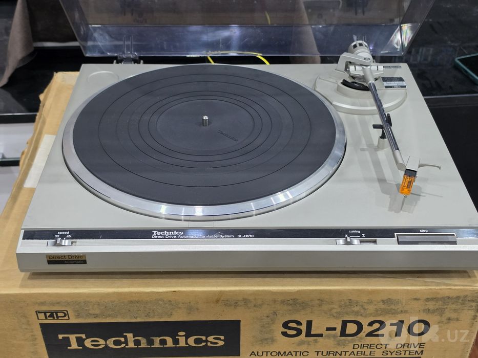 Виниловый проигрыватель Technics SL-D210
