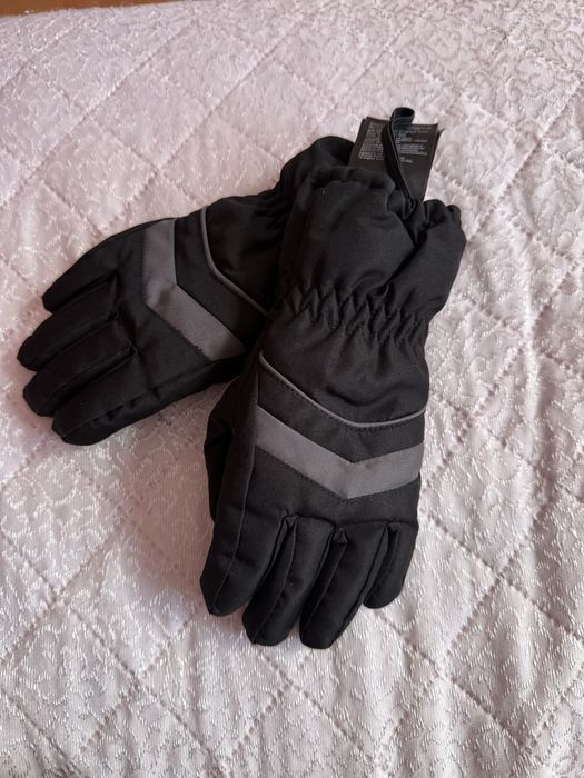 Детска ски екипировка