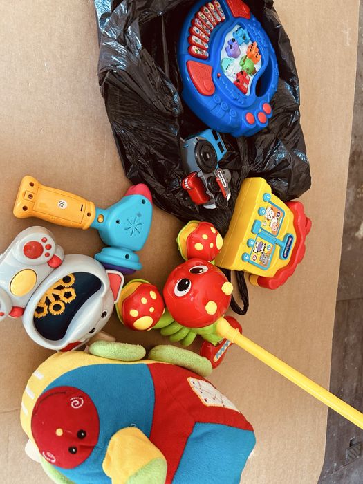 Кола за бутане и Детски играчки