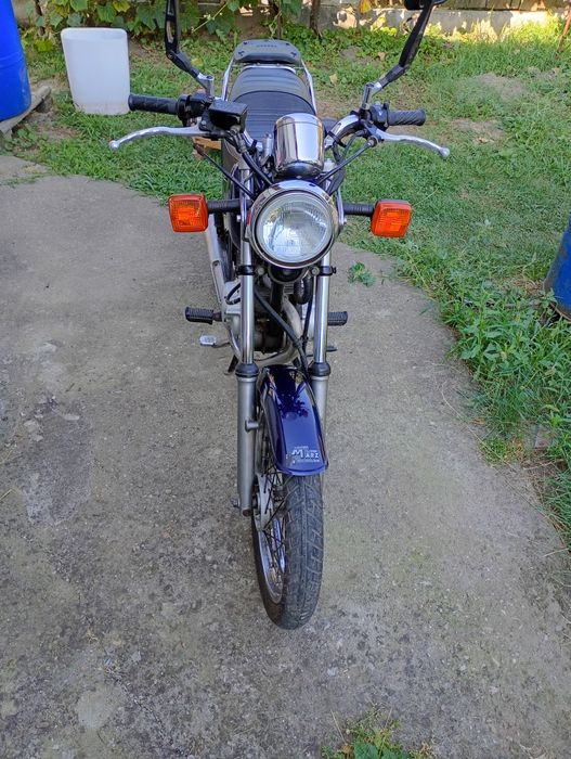 Yamaha SR 125  in 4 timpi