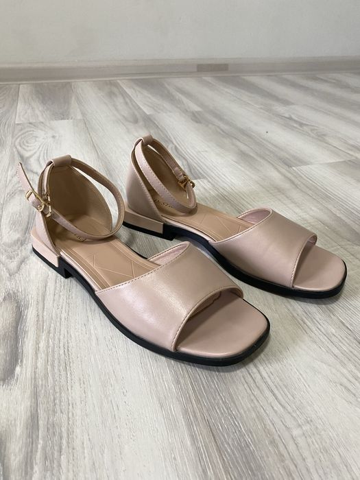 Сандали женские классические