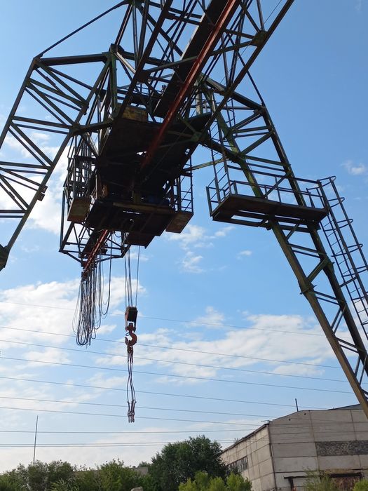 Продам кран козловой