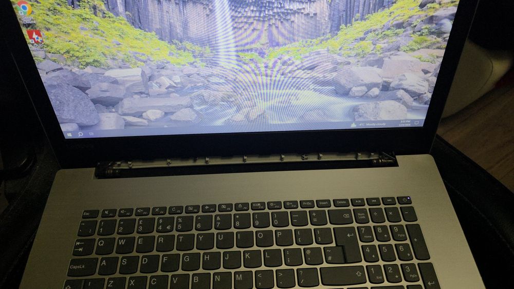 Laptop Lenovo 17 ", i5, 8gb ram