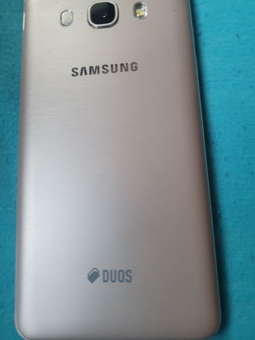 Samsung Galaksi J5
