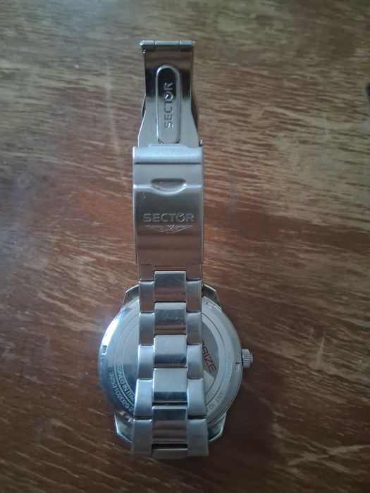 Ceas barbati Sector