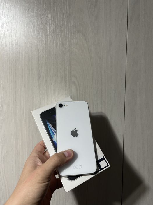 Продам Айфон Се 2/ Iphone Se 2020