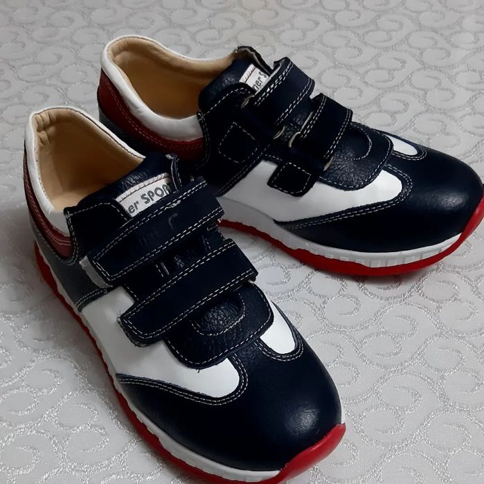 Кроссовки детские