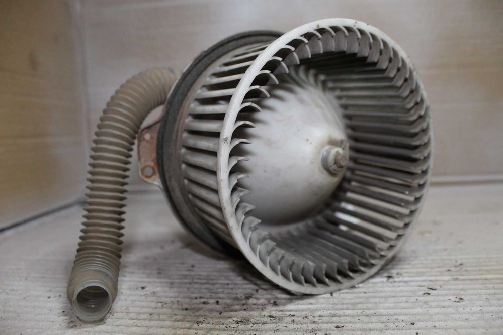 Вентилатор парно Мазда 626 2.0дитд седан 99г Mazda 626 2.0ditd 1999