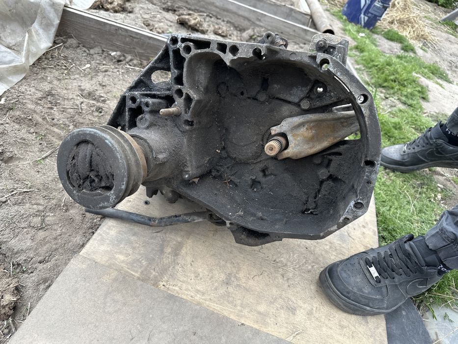 Продам МКПП рено 19