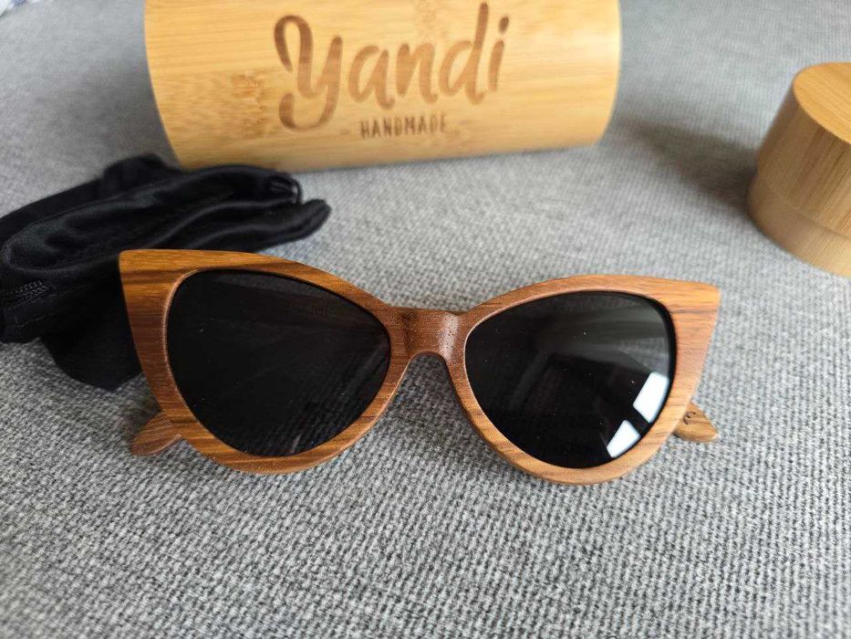 Дизайнерски дървени очила