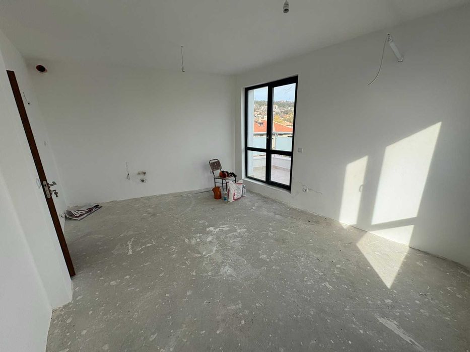 Продава се Четиристаен апартамент в Варна, Виница - 126 кв.м за 2064 €/кв.м - Снимка #1