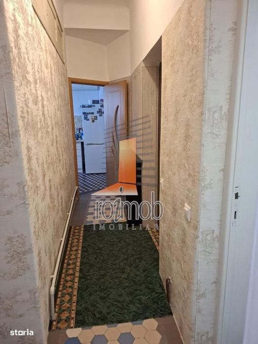 Apartament 3 camere in vila, etajul 1S+P+1+M, zona Stefan cel Mare
